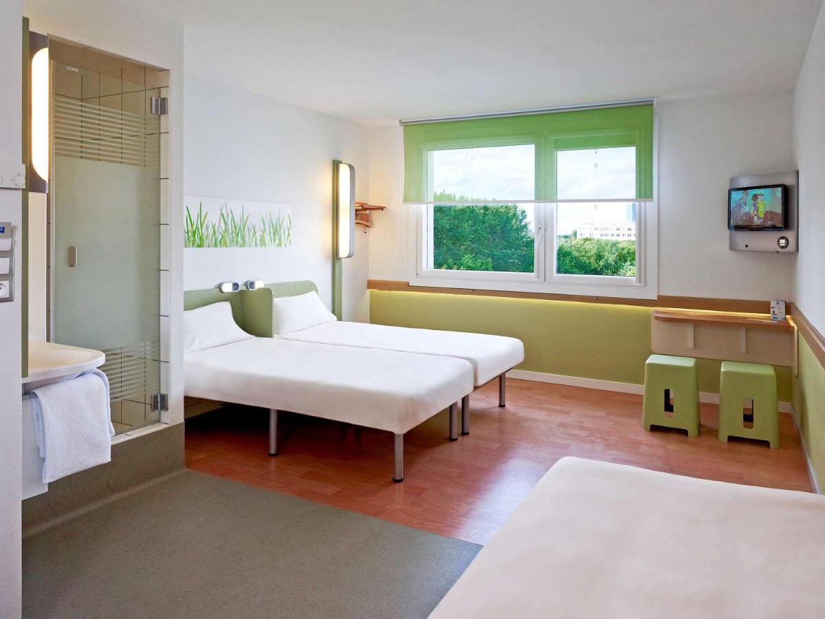 Ibis Budget Warszawa Reduta Exterior foto