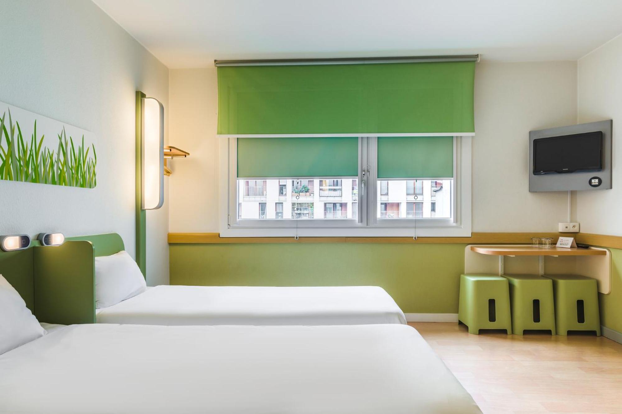 Ibis Budget Warszawa Reduta Exterior foto