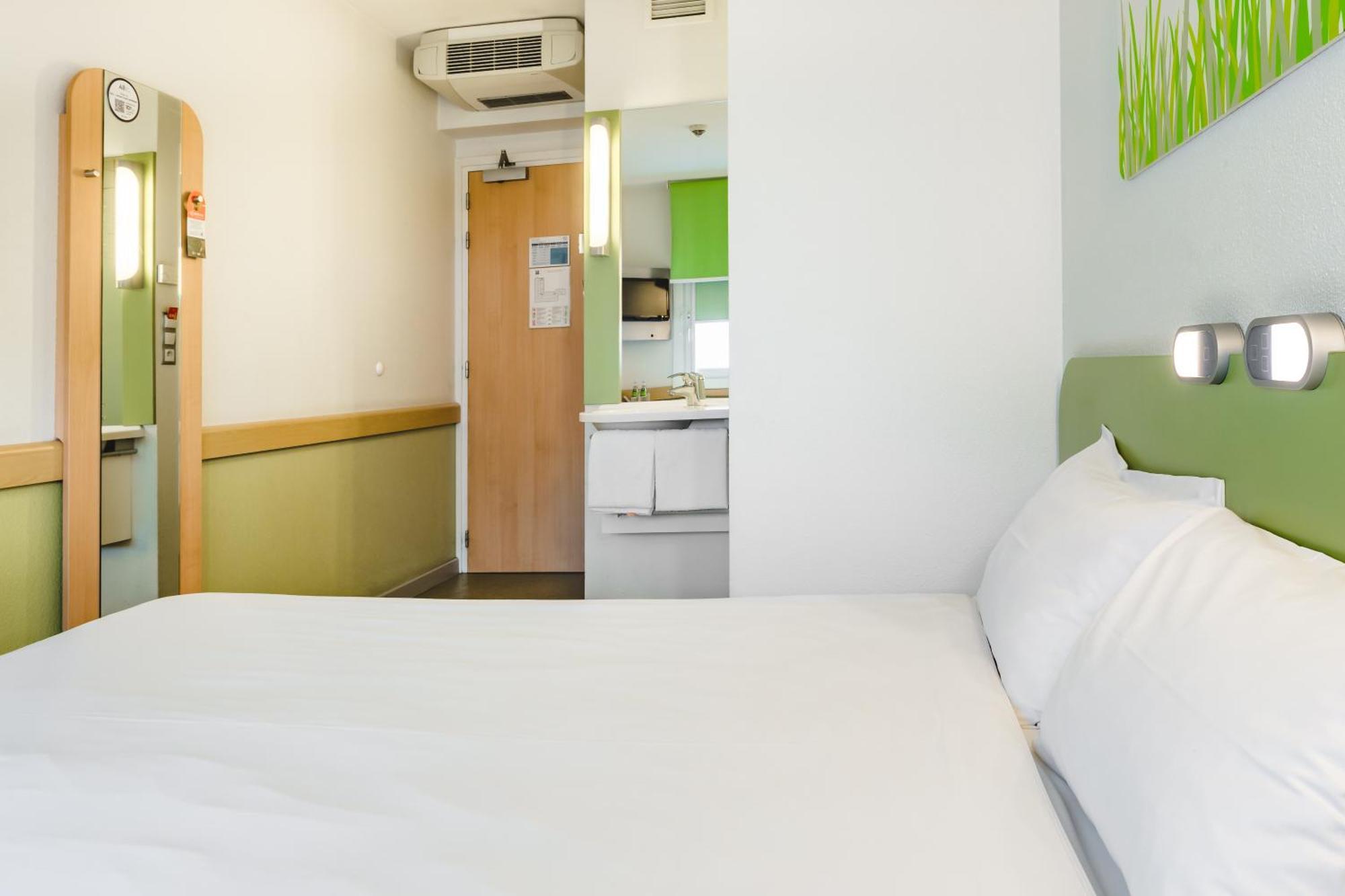 Ibis Budget Warszawa Reduta Exterior foto
