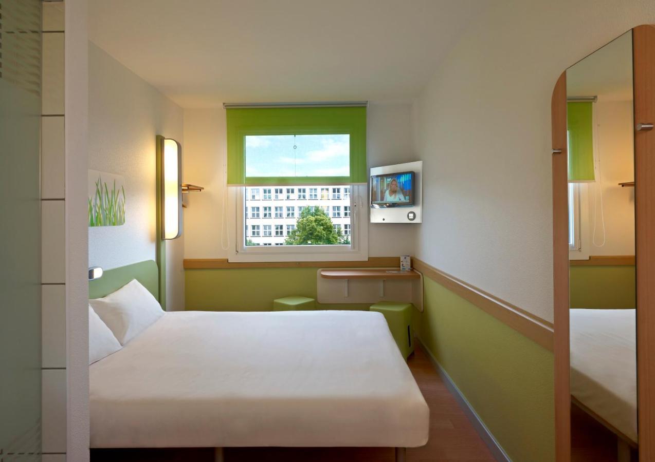 Ibis Budget Warszawa Reduta Exterior foto