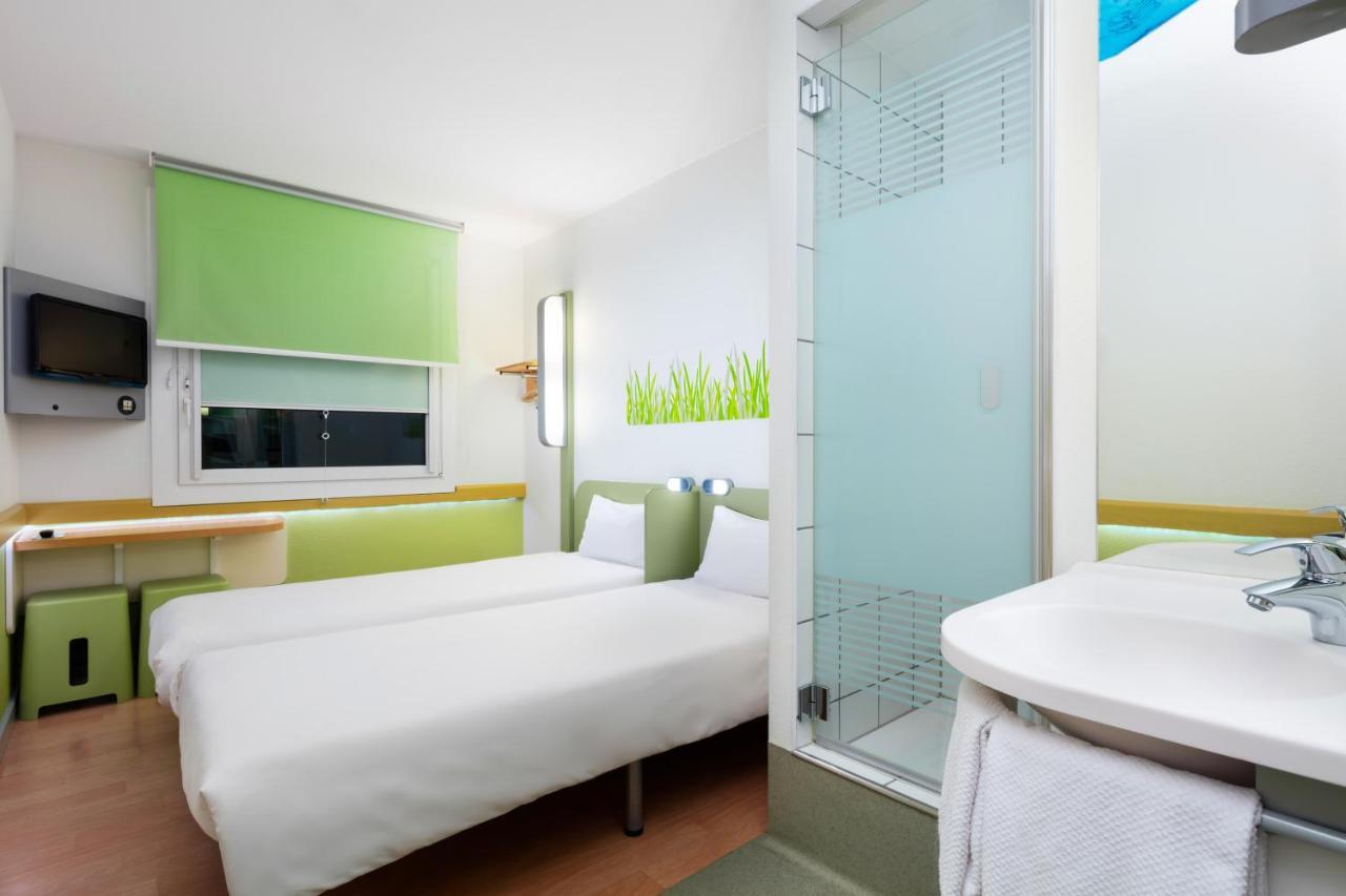 Ibis Budget Warszawa Reduta Exterior foto